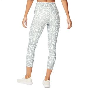 ELLIE slate gray & white scattered oval print yoga pants size medium like new